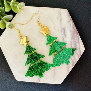Christmas Tree earrings dangling Gold Star